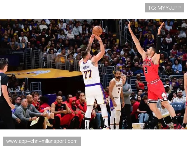 NBA球员伤愈复出首秀,表现超出预期 NBA球员伤愈复出首秀,表现超出预期