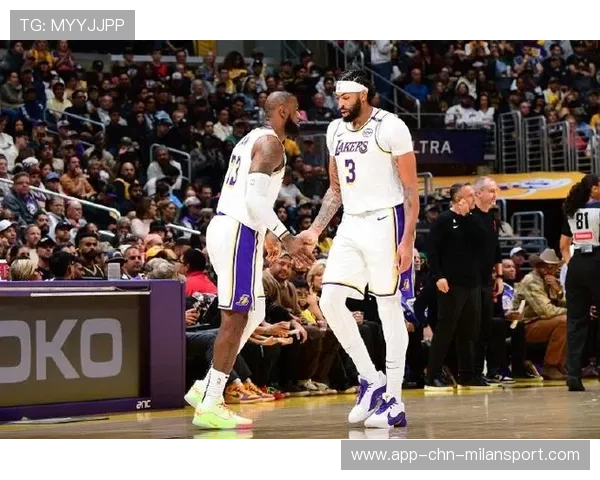 戴维斯护框能力爆炸,洛杉矶稳稳守住优势 戴维斯护框能力爆炸,洛杉矶稳稳守住优势