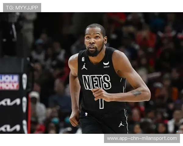 杜兰特远投命中，篮网在四节比赛中占据上风