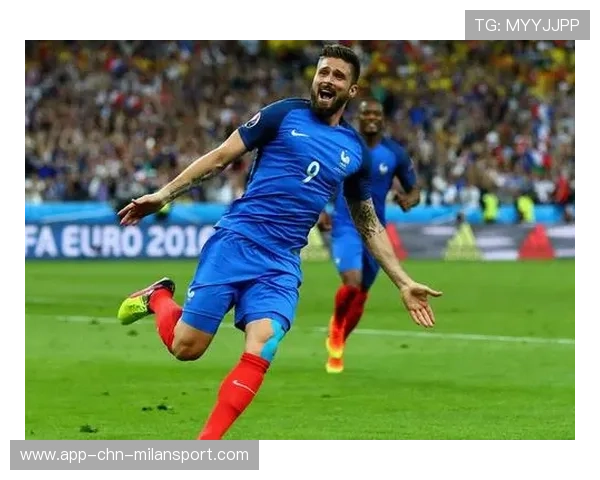 吉鲁门前抢点完成关键一击