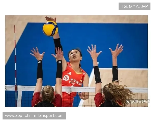 女排精准吊球引对手愣神：战术魅力背后的胜利密码
