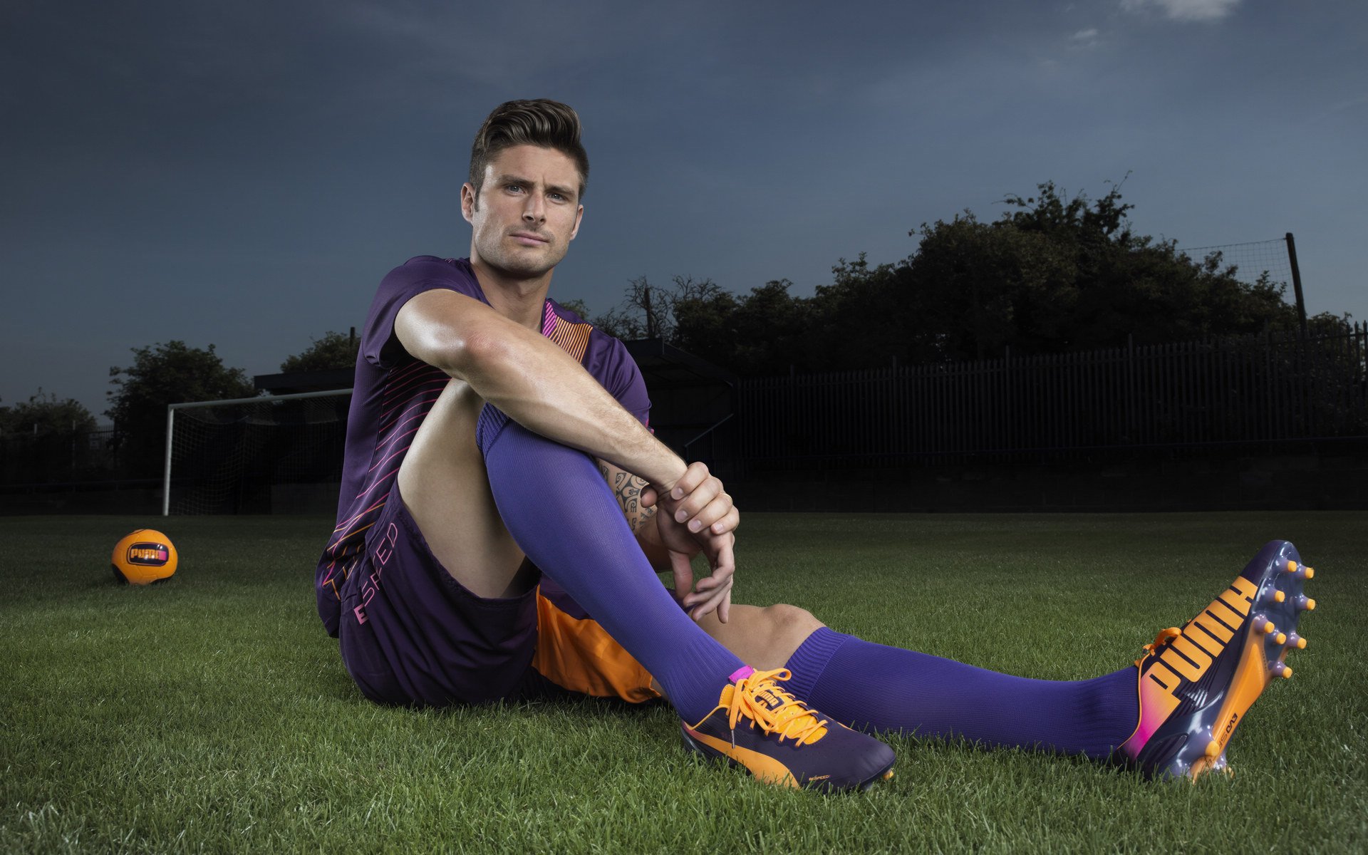 澳大利亚袋鼠队的突破型前锋线成为橄榄球锦标赛的最大亮点，澳大利亚袋鼠强壮